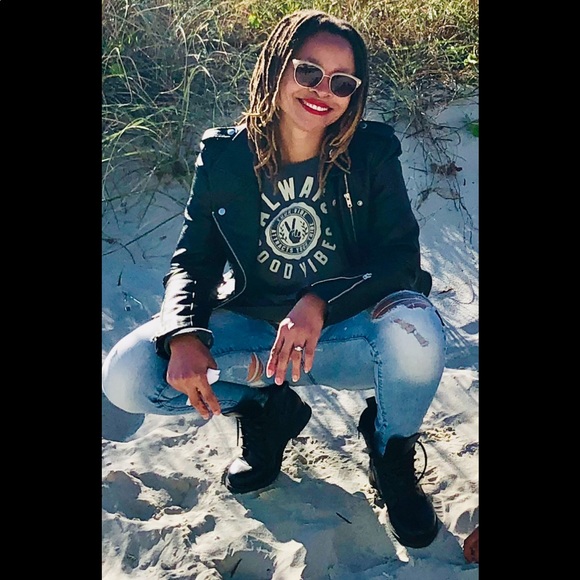 Meet your Posher, Sassy - Picture 6 of 13